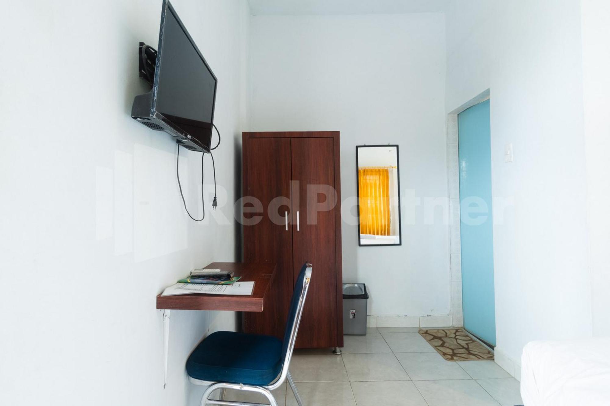 Teratai Guesthouse At Rs Adam Malik Medan Mitra Reddoorz Ngoại thất bức ảnh