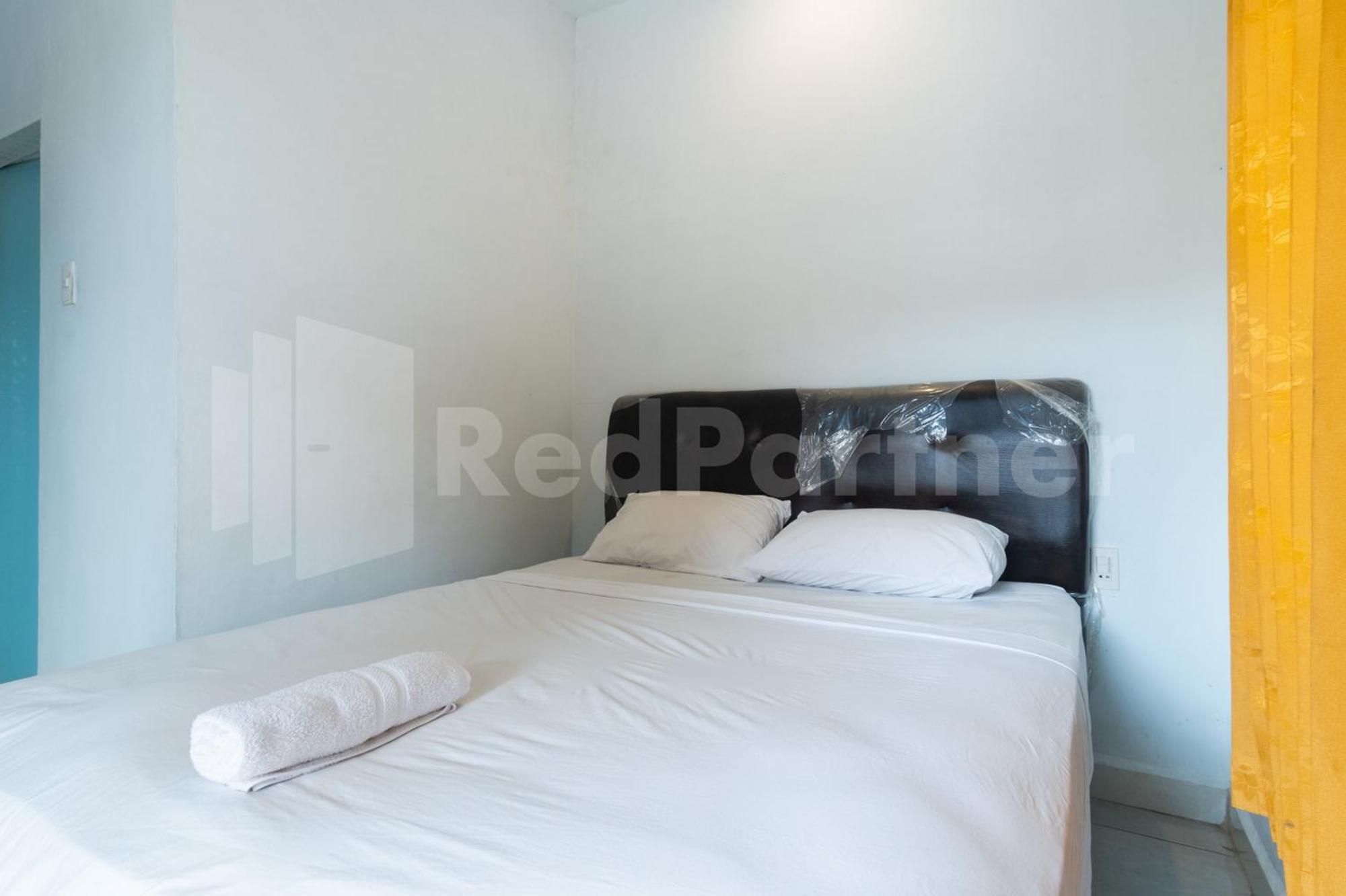 Teratai Guesthouse At Rs Adam Malik Medan Mitra Reddoorz Ngoại thất bức ảnh