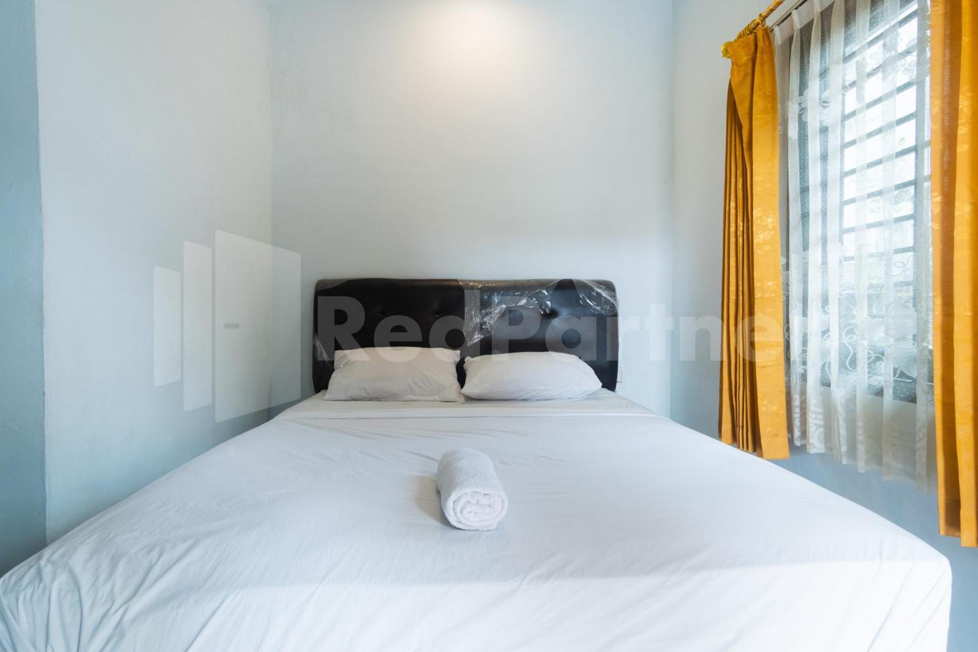 Teratai Guesthouse At Rs Adam Malik Medan Mitra Reddoorz Ngoại thất bức ảnh