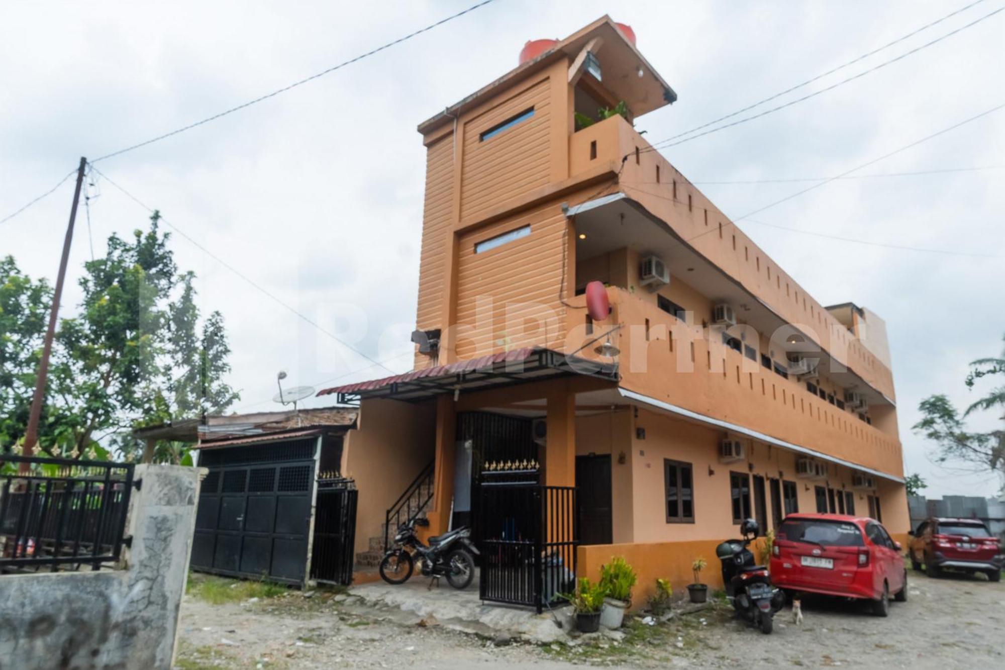Teratai Guesthouse At Rs Adam Malik Medan Mitra Reddoorz Ngoại thất bức ảnh