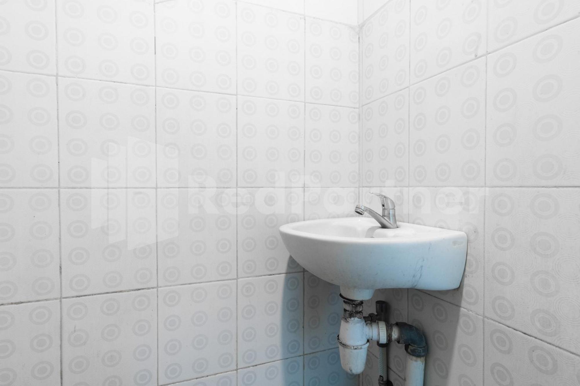 Teratai Guesthouse At Rs Adam Malik Medan Mitra Reddoorz Ngoại thất bức ảnh